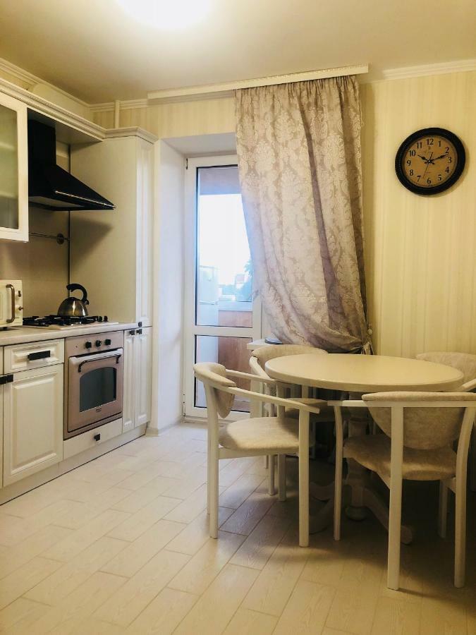 Classic Apartment Борисполь Экстерьер фото